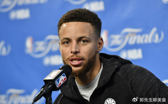 库里评历史最强阵容，科比詹皇均无缘，网友：这阵容能82胜0负|奥尼尔|斯蒂芬·库里|乔丹|勒布朗·詹姆斯|科比·布莱恩特_新浪体育_新浪新闻